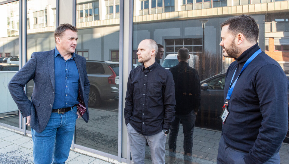 Fra venstre: Investor Peter Tang Thomsen med gründerne Per Nestor Warp og Stian Davidsen.