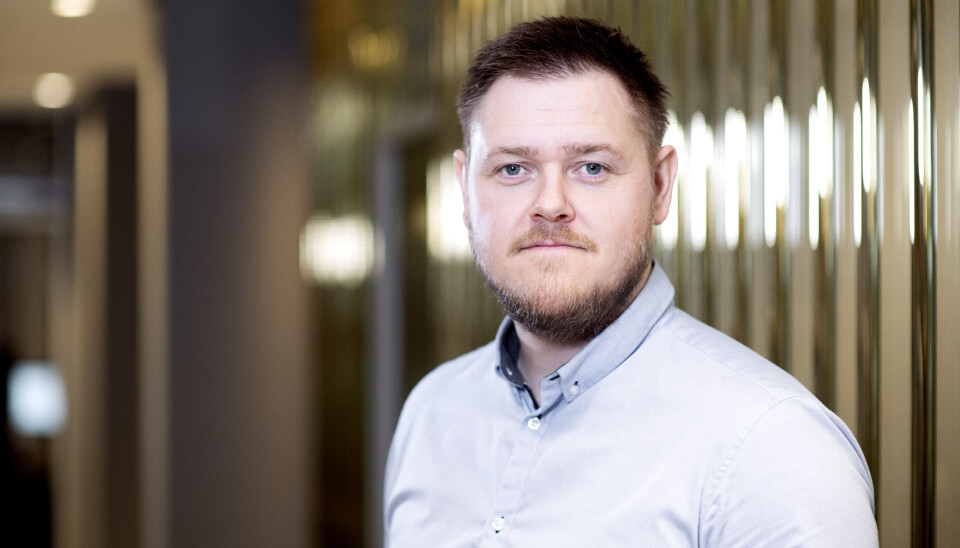 Emil Gausdal leder den nye avdelingen for antihvitvasking og svindelbekjempelse i Flekkefjord Sparebank.