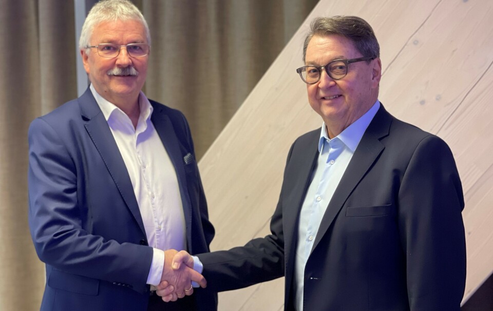 Konsernsjef Richard Heiberg i Sparebank 1 Østlandet og administrerende Rolf Endre Delingsrud i Totens Sparebank.