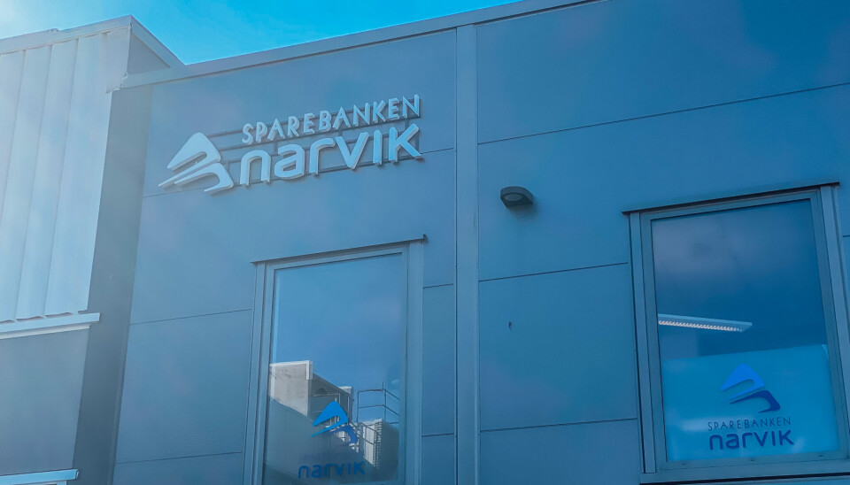 Norske sparebanker her representert ved Narvik sparebank i kronikkforfatter Bjerkans fødeby.