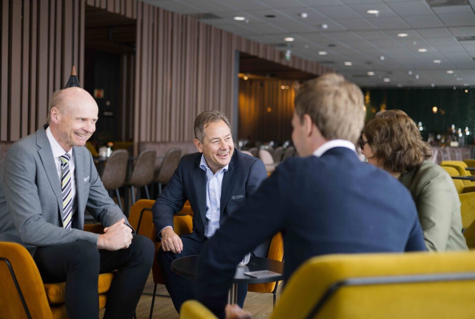 Fra venstre: Adm.dir. Rune Iversen i Marker, adm.dir. Glenn Haglund i Eidsberg, styreleder Anders Gimmingsrud i Eidsberg og styreleder Bjørg Dalane i Marker.
