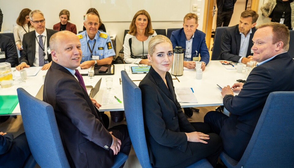 Justisminister Emilie Enger Mehl (Sp) og finansminister Trygve Slagsvold Vedum (Sp) møter etatsledere for å diskutere tiltak mot økonomisk kriminalitet.
