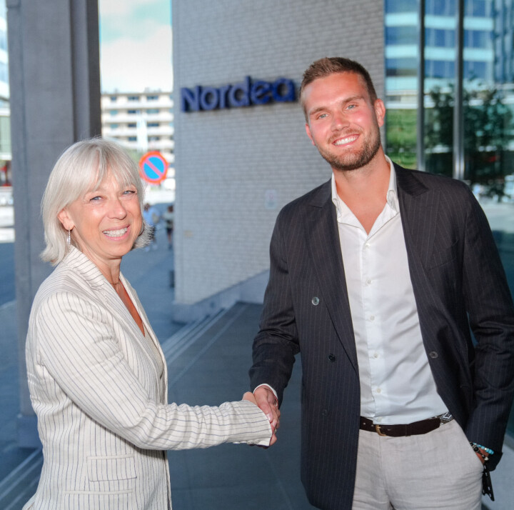 Sekretariatsleder i Norsk Journalistlag, Hilde Tretterud, og partneransvarlig i Nordea, Carl Emil Solvang.