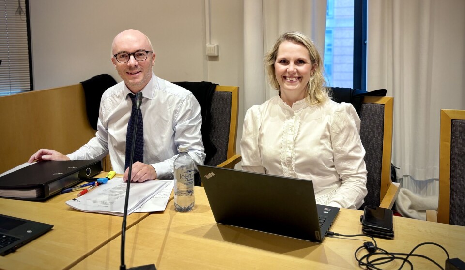 Thomas Stølen og advokatfullmektig Ingvild Rygh Røstbø, som begge forsvarer Danske Bank, er klare for andre dag i retten.
