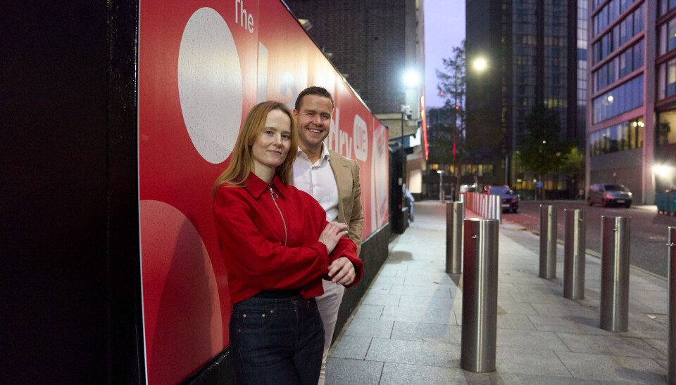 Marit Rødevand og markedsjef Lars Lunde Birkeland puster ut den andre live-sendingen av The Laundry og er allerede i gang med planleggingen av den tredje.