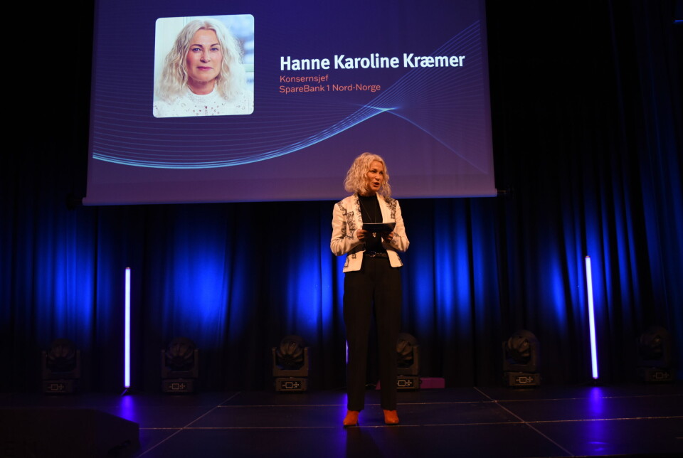 Hanne Karoline Kræmer på scenen under Sparebankdagene i Tromsø.