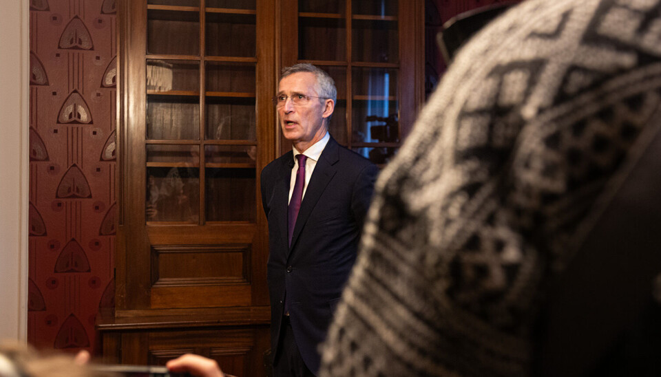 Jens Stoltenberg på hans nye kontor i Finansdepartementet. Norges ferske finansminister Jens Stoltenberg på hans nye kontor i Finansdepartementet.