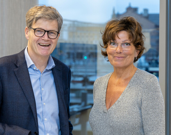 Konsernsjef Steinar Simonsen i Eika Gruppen og administrerende direktør Marianne Sevaldsen i KLP Banken er enige om å samarbeide fremover.