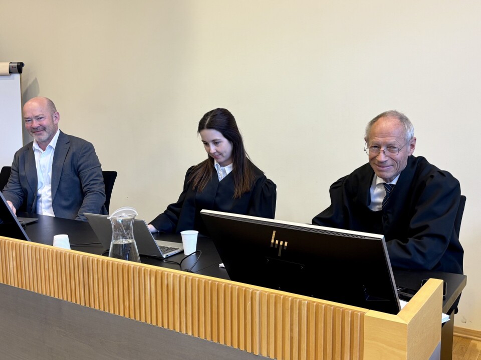 Trygge Barnehager under ankesaken mot Danske Bank. Her ved finansdirektør Helge Vegrim i Trygge Barnehager, rettslig medhjelper advokat Siri Fjeldvær og advokat Nils-Henrik Petterson. Trygge Barnehager i dag to i ankesaken mot Danske Bank. Her ved finansdirektør Helge Vegrim i Trygge Barnehager, rettslig medhjelper advokat Siri Fjeldvær og advokat Nils-Henrik Petterson.