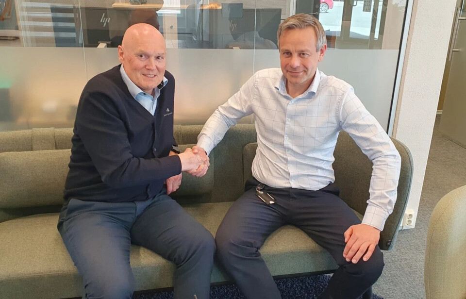 Banksjefene i de to bankene. Fra v.: Magne Bjørnstad i Rindal Sparebank og Knut Marius Skoglund i Orkla Sparebank.