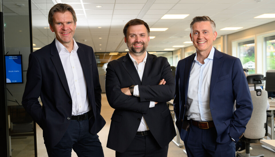 Bilde: F.V: Direktør Sparebankstiftinga Sogn og Fjordane Hallvard Klakegg, styreleder for Drivkraft Bjørn Aage Haugen og administrerende direktør Sparebank 1 Sogn og Fjordane Trond Teigene.