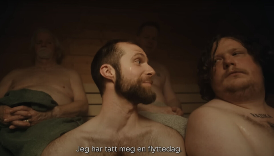 'Vidar' tar seg tur i badstua, ettersom han har tatt seg en 'flyttedag', i Sparebank 1 SMN sin reklamefilm.