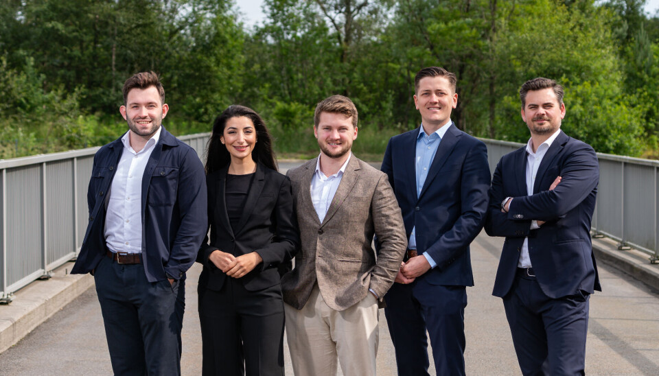 Fra venstre: Njål Hopen Eliasson, Sarah Sleeman, Mathias Haugsbø, Kristian Børkje og Chris Thomas Holvik. (Ikke på bildet: Endre Johnsen og Erik Hoffmann-Dahl) Fra venstre: Njål Hopen Eliasson, Sarah Sleeman, Mathias Haugsbø, Kristian Børkje og Chris Thomas Holvik. (Ikke på bildet: Endre Johnsen og Erik Hoffmann-Dahl)