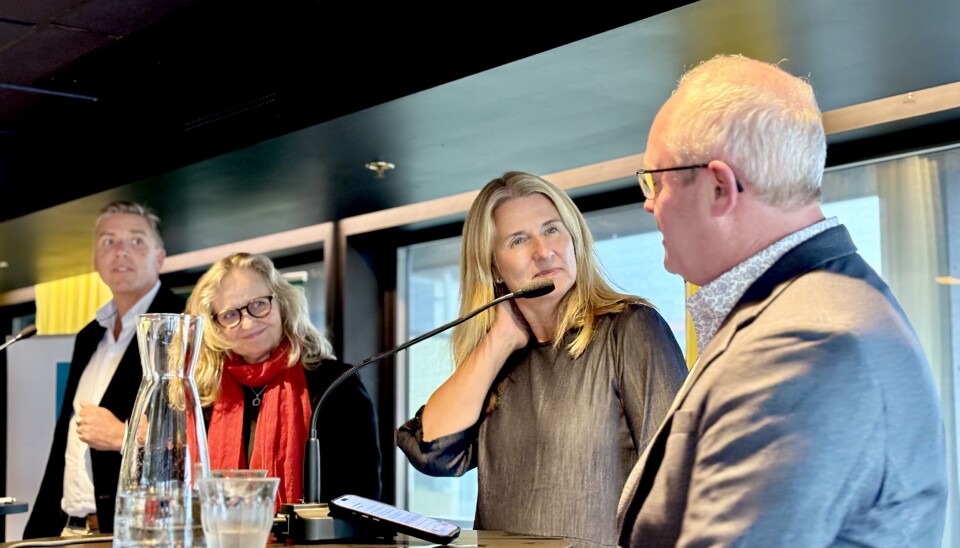 Paneldebatten 'Likestilling og sykefravær i verdensklasse – er norsk arbeidsliv familievennlig?' trakk fullt hus under Arendalsuka. Fra venstre: Arne Fredrik Håstein, Nestleder i Finansforbundet, Sigtona Halrynjo, Forsker II ved CORE - Senter for likestillingsforskning, Tove Selnes, Konserndirektør, for People, Brand og Communications i Storebrand og Arnstein Mykletun, Professor og forskningsleder, ved Folkehelseinstituttet (FHI). Paneldebatten 'Likestilling og sykefravær i verdensklasse – er norsk arbeidsliv familievennlig?' trakk fullt hus under Arendalsuka. Fra venstre: Arne Fredrik Håstein, Nestleder i Finansforbundet, Sigtona Halrynjo, Forsker II ved CORE - Senter for likestillingsforskning, Tove Selnes, Konserndirektør, for People, Brand og Communications i Storebrand og Arnstein Mykletun, Professor og forskningsleder, ved Folkehelseinstituttet (FHI).