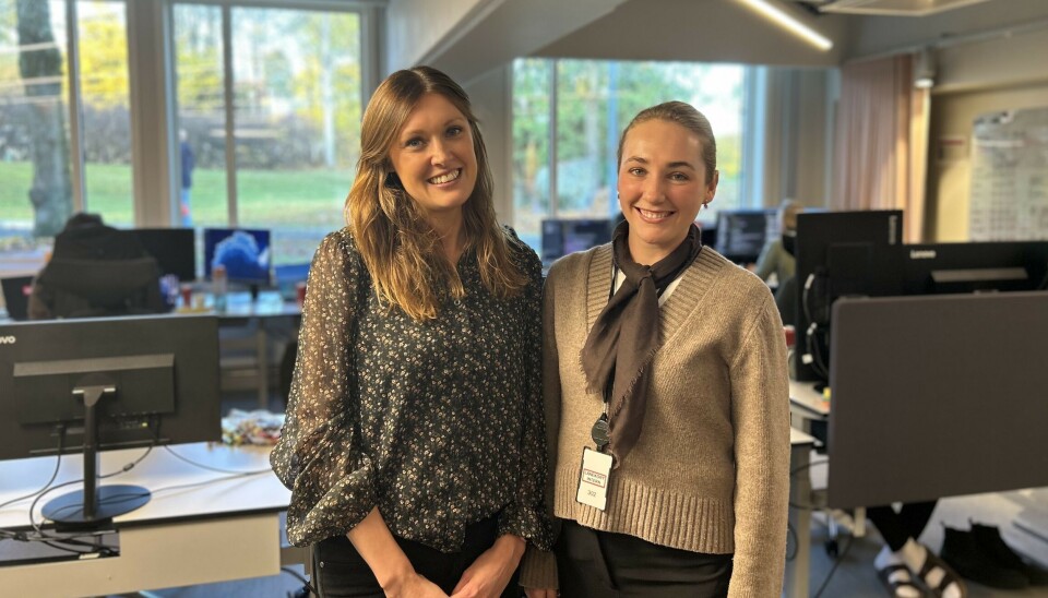 Leder for data og kunstig intelligens Karianne Sundahl, sammen med konserntrainee og prosjektleder for hackathon Tuva Norbye i Storebrand.