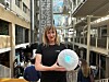 Ingerine Dahl er gründer i Muzziball, her med ballen på Norway Healthtech Festival nylig.